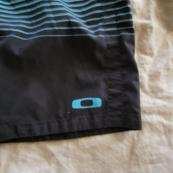 Oakley vtg Reverse boardshorts - Picture 3 of 6